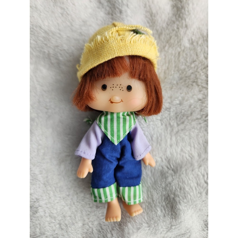 2015 Strawberry Shortcake Huckleberry Pie Doll with Outfit No Shoes